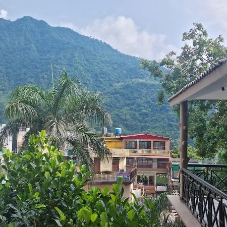 Praana Wellness Resort By Around Stays ริชิเคช ภายนอก รูปภาพ