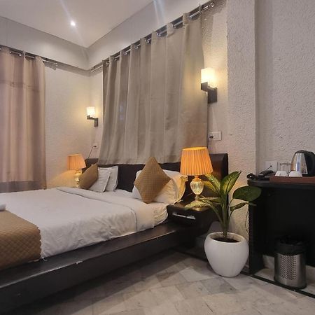 Praana Wellness Resort By Around Stays ริชิเคช ภายนอก รูปภาพ