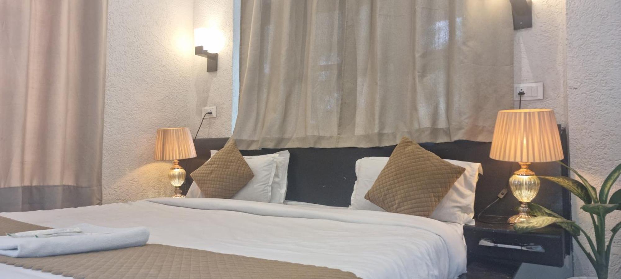 Praana Wellness Resort By Around Stays ริชิเคช ภายนอก รูปภาพ