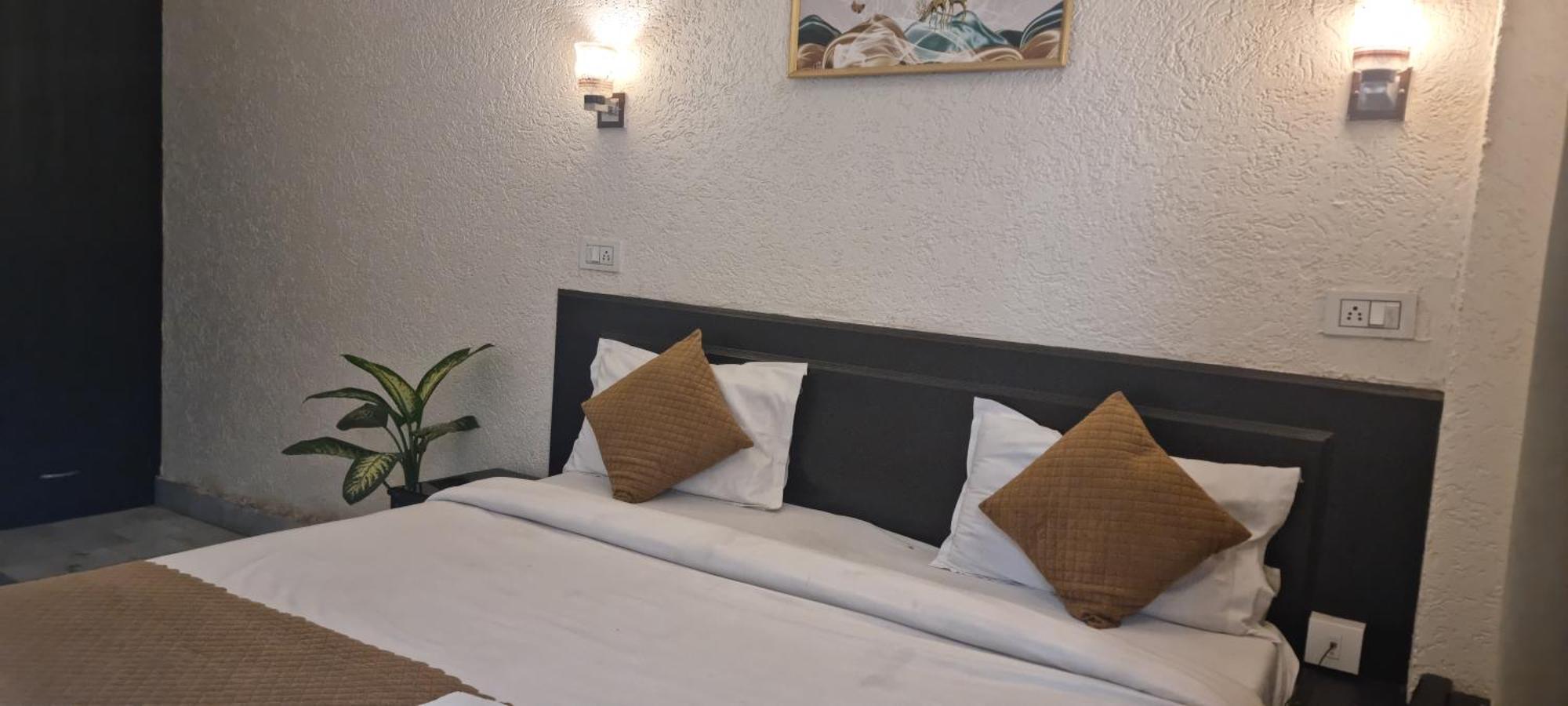 Praana Wellness Resort By Around Stays ริชิเคช ภายนอก รูปภาพ