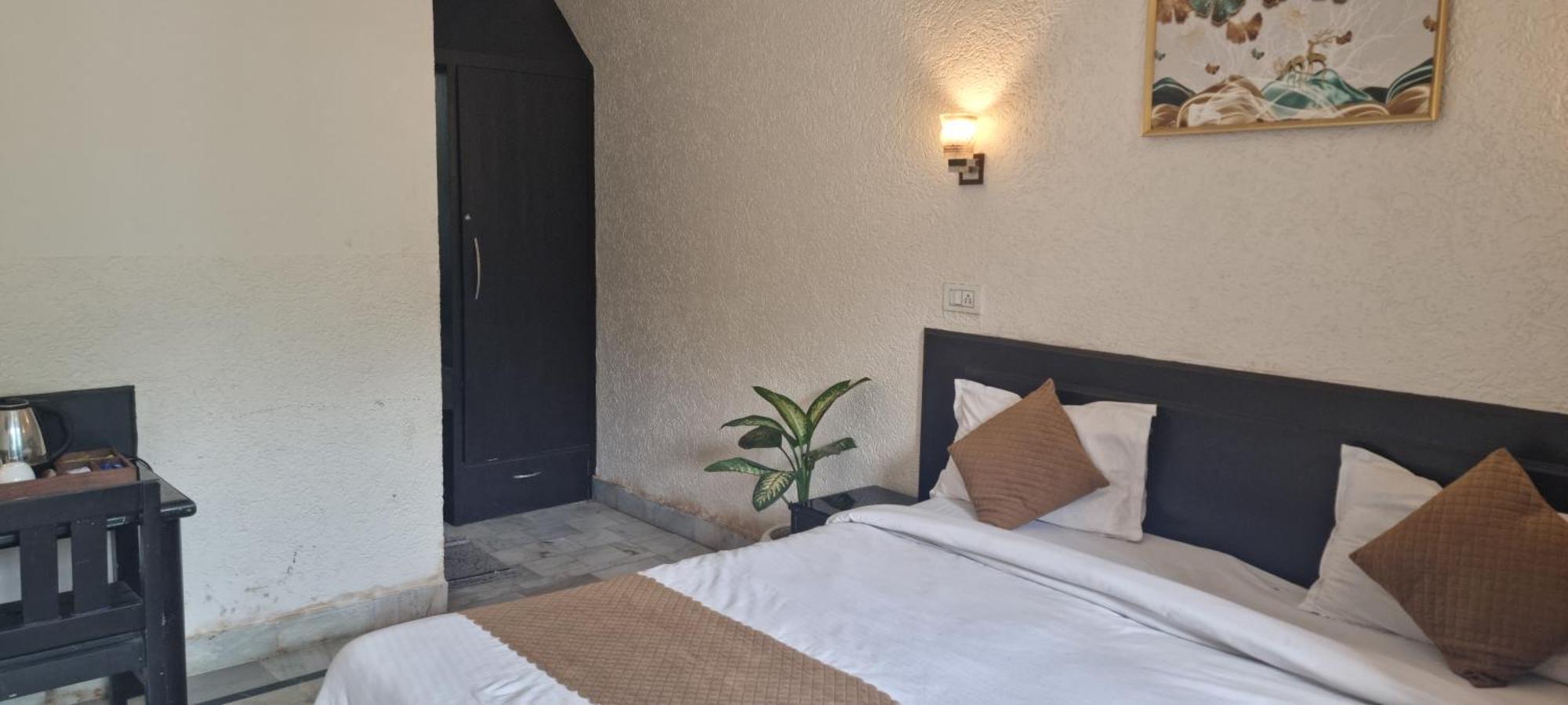 Praana Wellness Resort By Around Stays ริชิเคช ภายนอก รูปภาพ