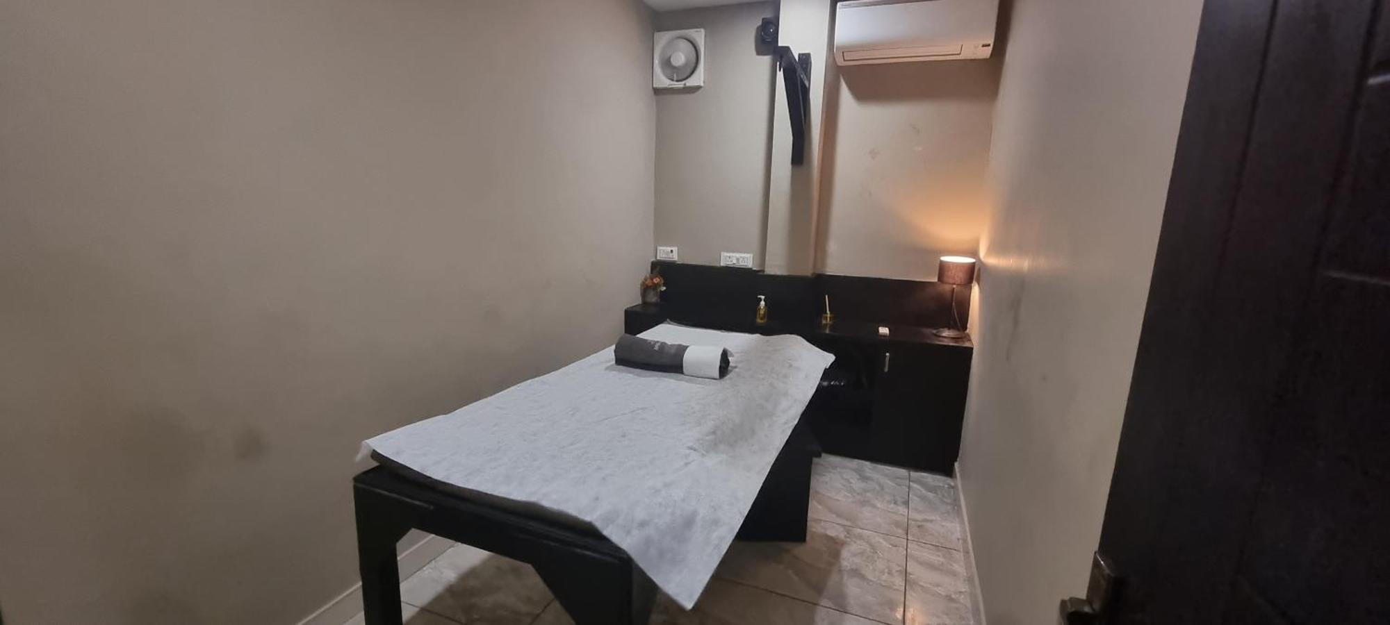 Around Stays-Prana Wellness Resort ริชิเคช ภายนอก รูปภาพ