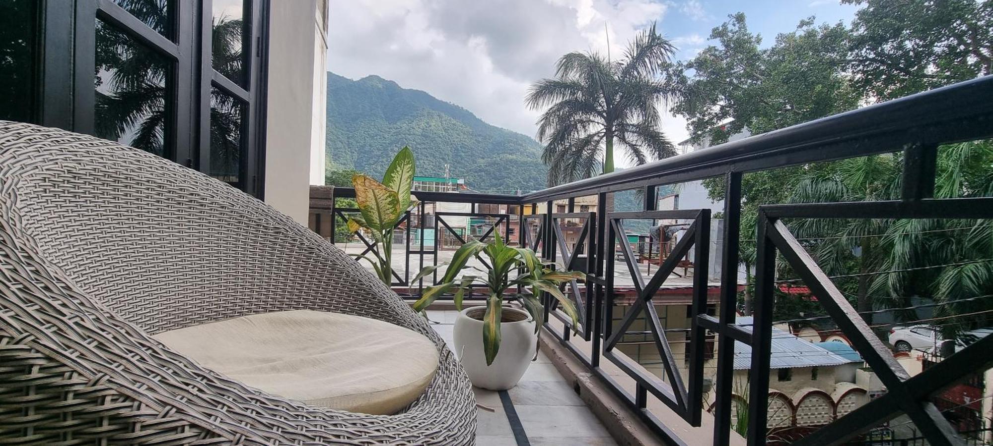 Praana Wellness Resort By Around Stays ริชิเคช ภายนอก รูปภาพ