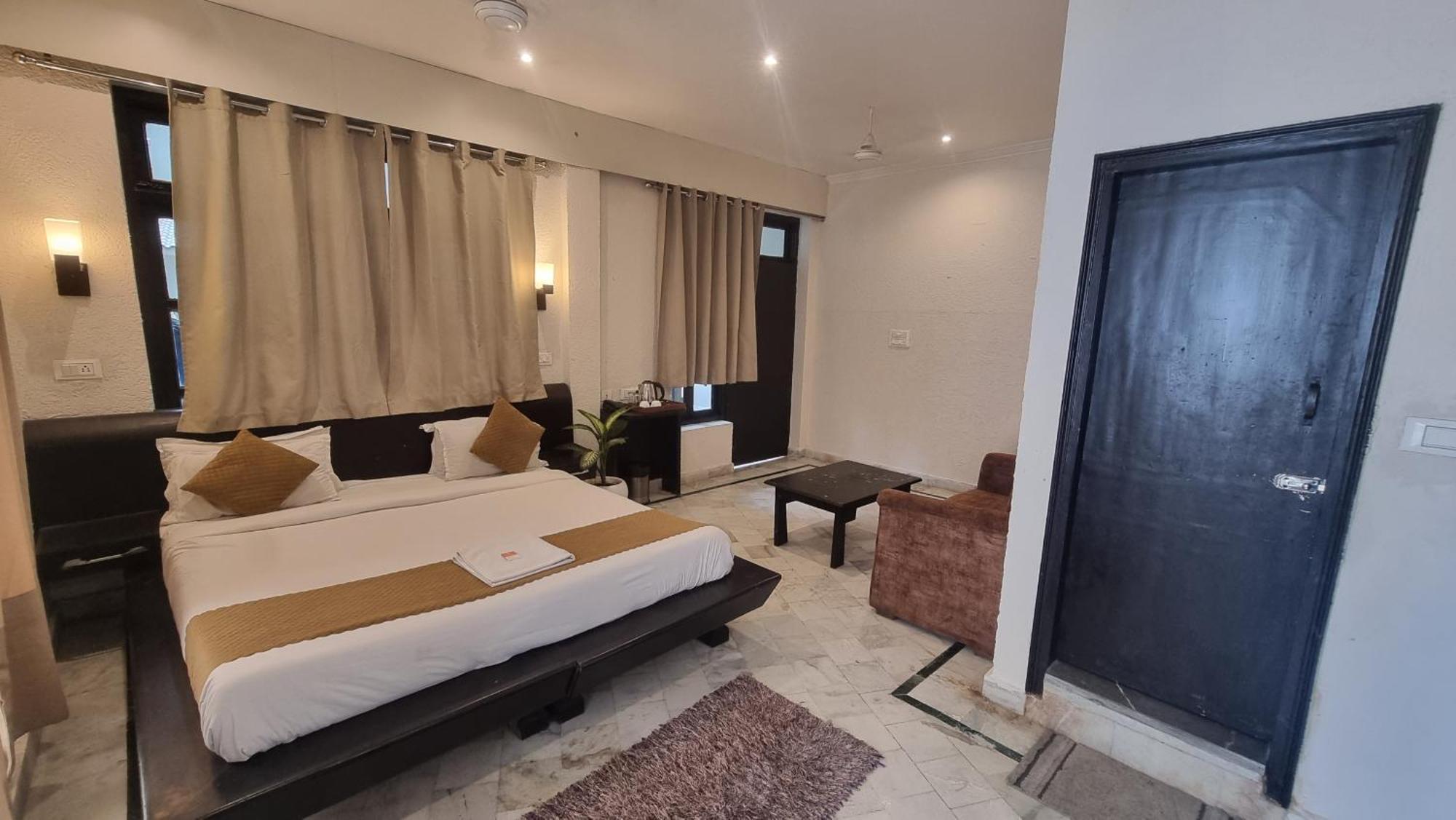 Praana Wellness Resort By Around Stays ริชิเคช ภายนอก รูปภาพ