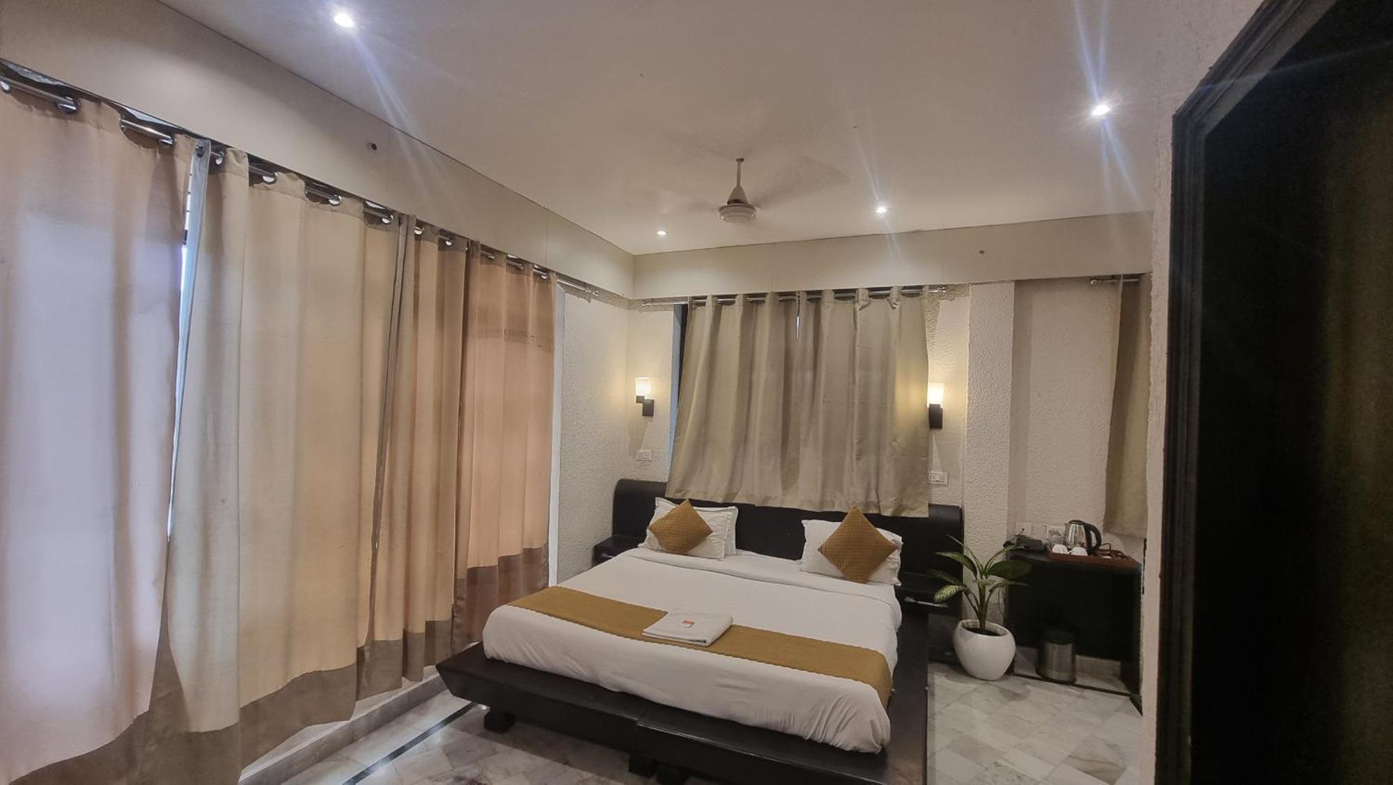 Praana Wellness Resort By Around Stays ริชิเคช ภายนอก รูปภาพ
