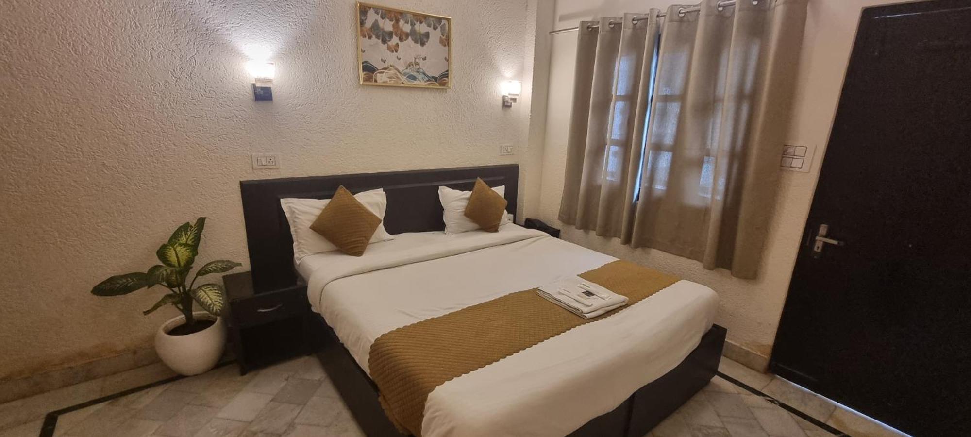 Praana Wellness Resort By Around Stays ริชิเคช ภายนอก รูปภาพ