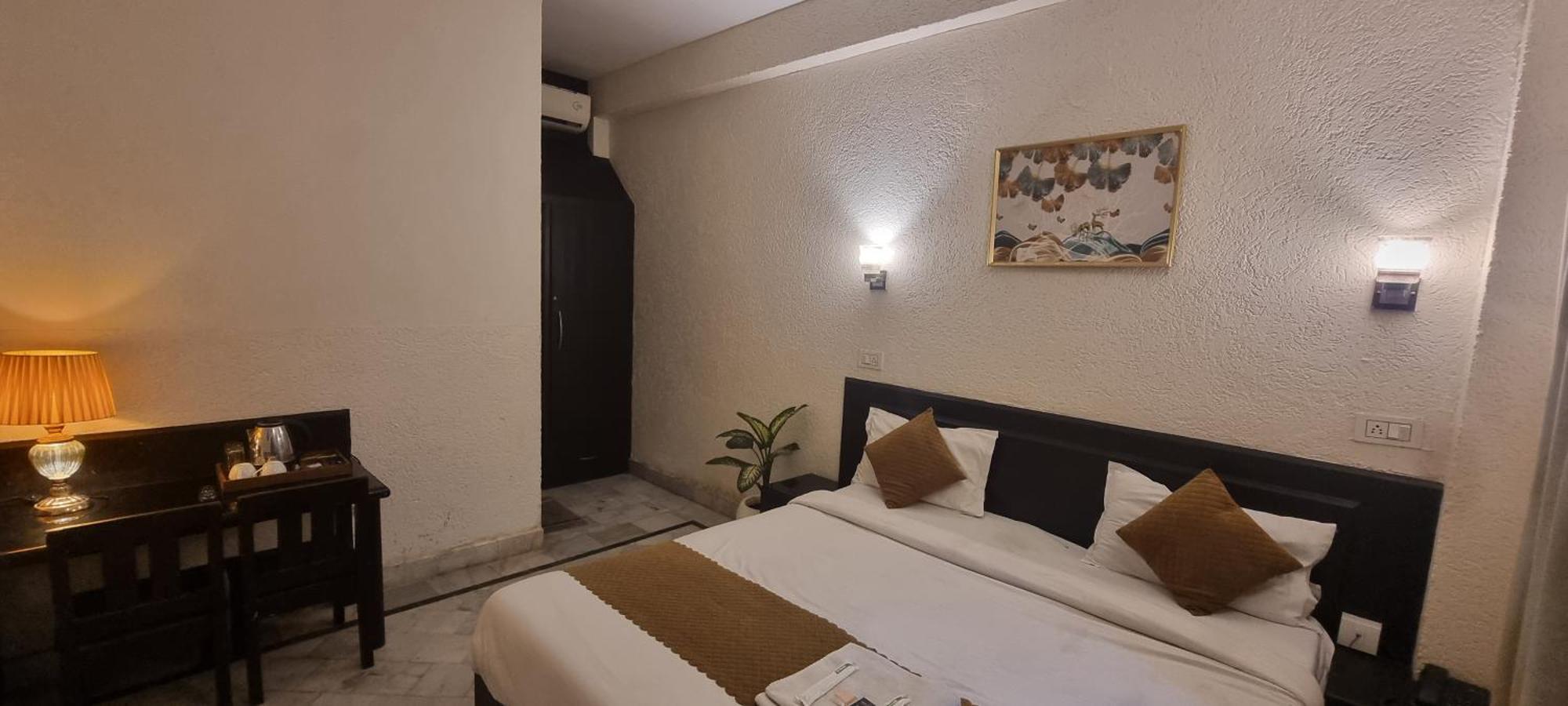 Praana Wellness Resort By Around Stays ริชิเคช ภายนอก รูปภาพ