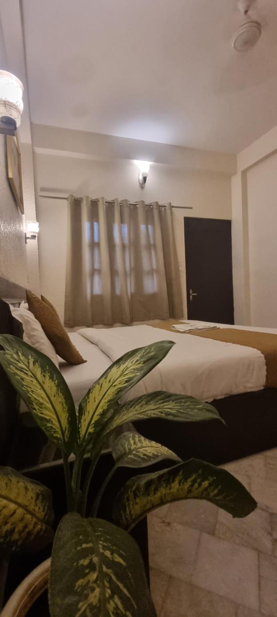 Praana Wellness Resort By Around Stays ริชิเคช ภายนอก รูปภาพ