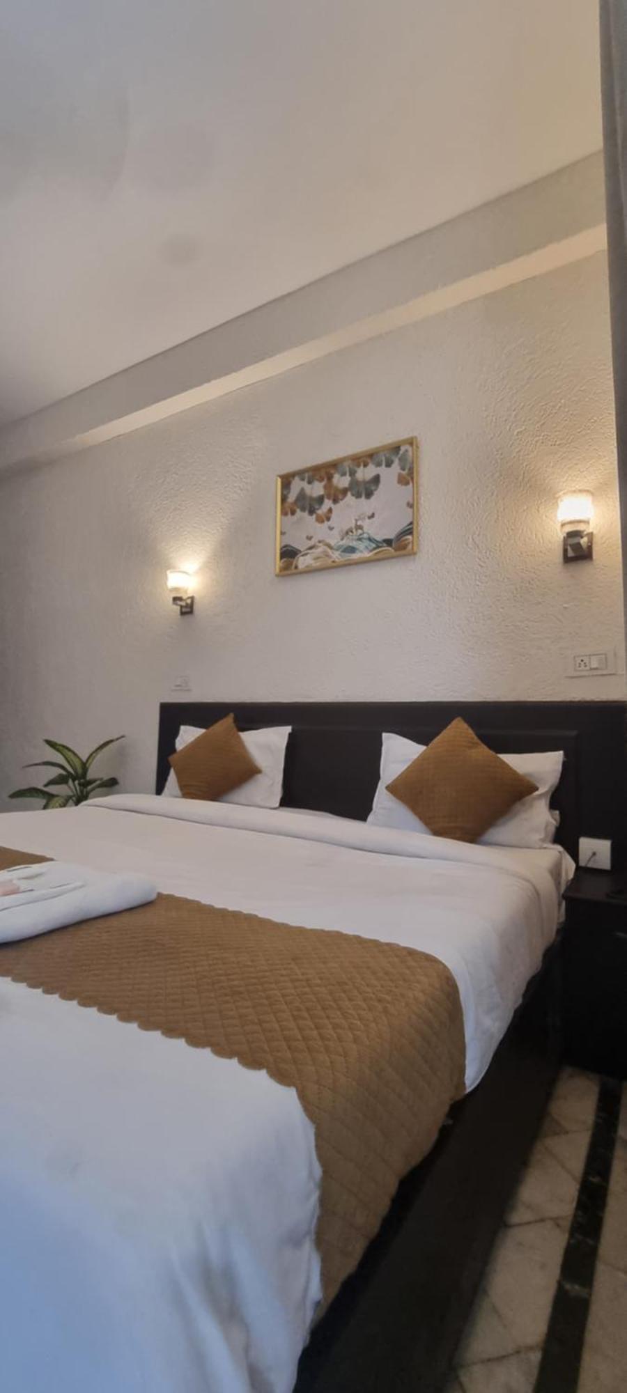 Praana Wellness Resort By Around Stays ริชิเคช ภายนอก รูปภาพ